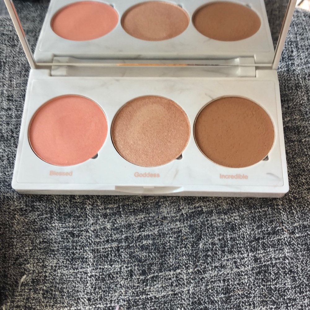 Face Palettes Bundle - Picture 3 of 10